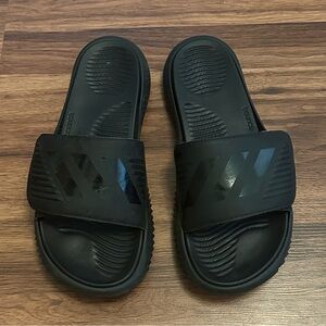 Adidas AlphaBounce Slides, Size: 9